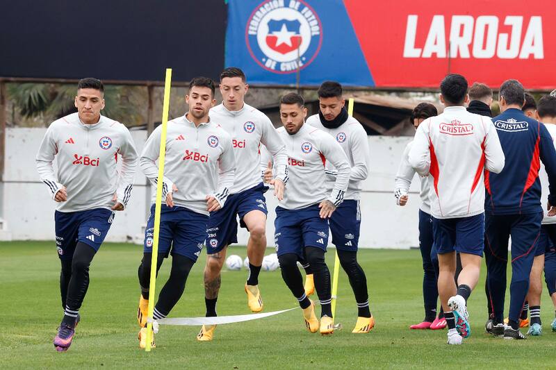 La Selección Chilena juega esta noche ante Cuba, en un partido que será de mucha importancia a la hora de encontrar variantes con miras a las Eliminatorias. Foto: Comunicaciones/FFCh