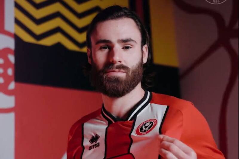 El ahora ex Villarreal, con la camiseta que lucirá hasta el termino de la Premier League 23/24: la del Sheffield United.