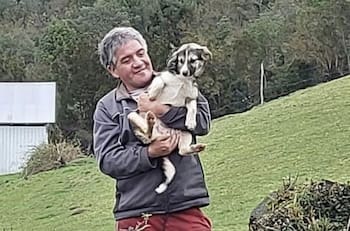 ¿Quién es Fernando Sierpe, el pescador artesanal desaparecido en el estero Queilen?