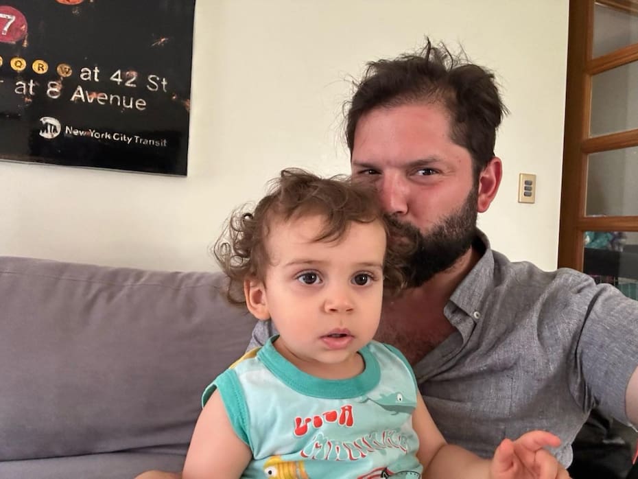 y su sobrino, León
