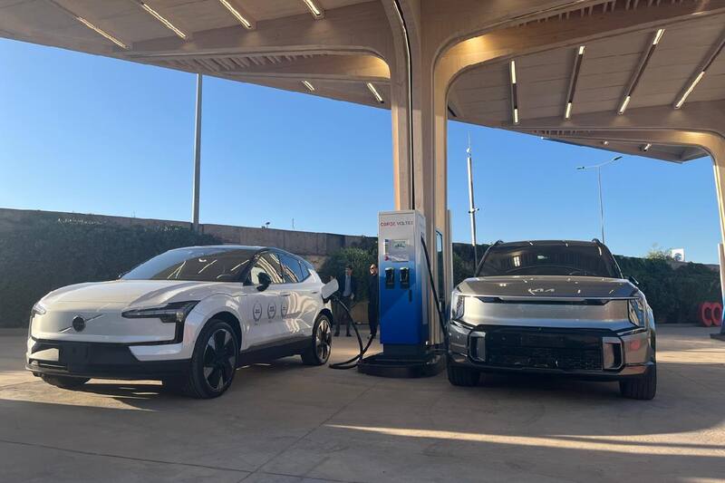 Copec inauguró su primera estación de carga 100% eléctrica