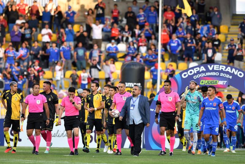 La U ya sabe cuándo y contra quién jugará sus dos primeros amistosos del 2025. Foto: Aton.