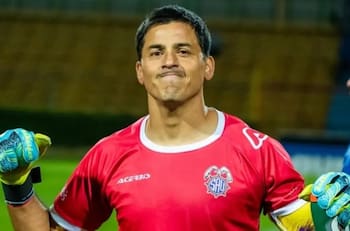 Fue campeón del fútbol chileno, jugó en Colo Colo y la U y ahora tiene éxito vendiendo frutos secos