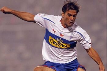 "Revientan" a José Luis Villanueva por polémicos dichos tras casos de Covid en Colo Colo