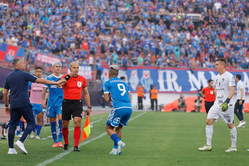 ¿Robo? Leandro Fernández y el gol anulado a la U. Foto: Aton.