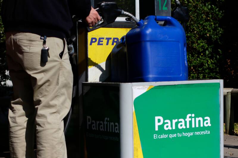 La parafina se vuelve una de las primeras necesidades en invierno.