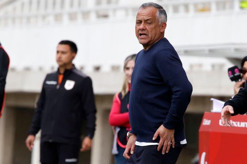 Podría salir de la banca de Rangers con una derrota. Agencia Aton