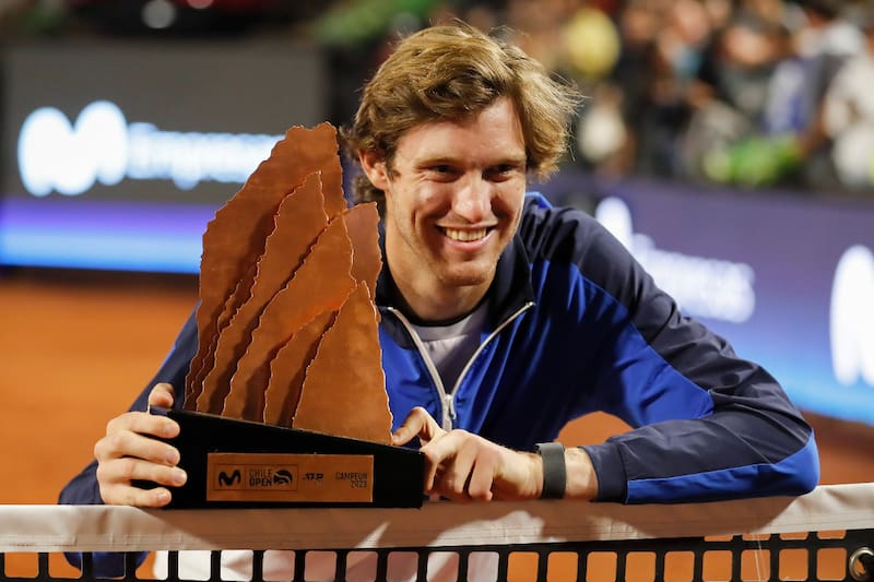 La Torre con el título del Abierto de Santiago. Ahora, sumó a sus vitrinas el Geneva Open, al derrotar al búlgaro Dimitrov.