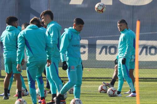 ya está plenamente integrado a los entrenamientos de Universidad de Chile. Foto: Agencia Aton.