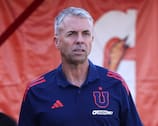 Sería DT de un chileno: Gustavo Álvarez a un paso de tener club tras su salida de la U