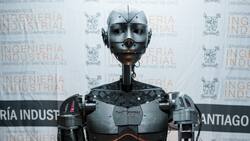 Conoce a ATOM, el robot humanoide que fue creado por estudiantes chilenos