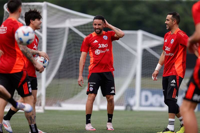 afronta un duelo clave ante la Argentina de Lionel Messi. Foto: Comunicaciones/FFCh.