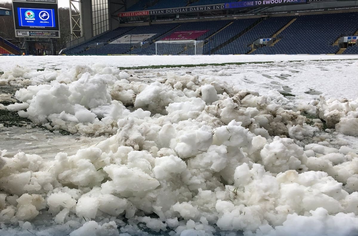 VIDEO| Se salvó Brereton: El increíble temporal de nieve que suspendió el partido del Blackburn Rovers