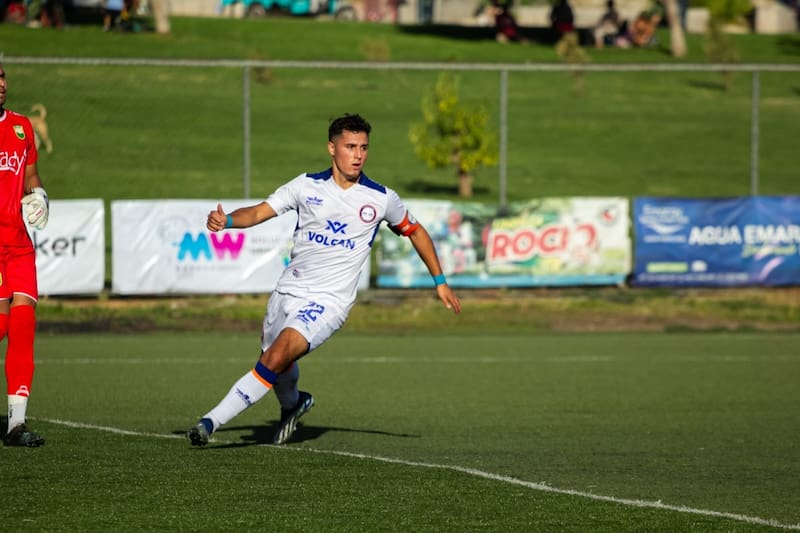 Gerson Garate adelantó el partido ante la U. Foto: Constanza Castro, Municipal de Puente Alto.