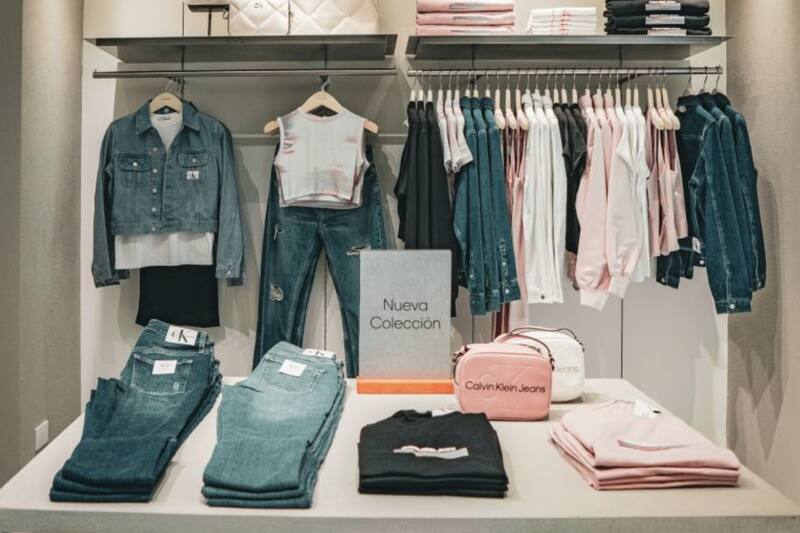 La marca no solo vende ropa interior, sino que también colecciones de ropa de todo tipo.