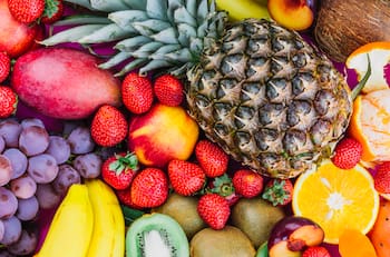 Estas son las frutas que te harán lucir más joven, según investigación