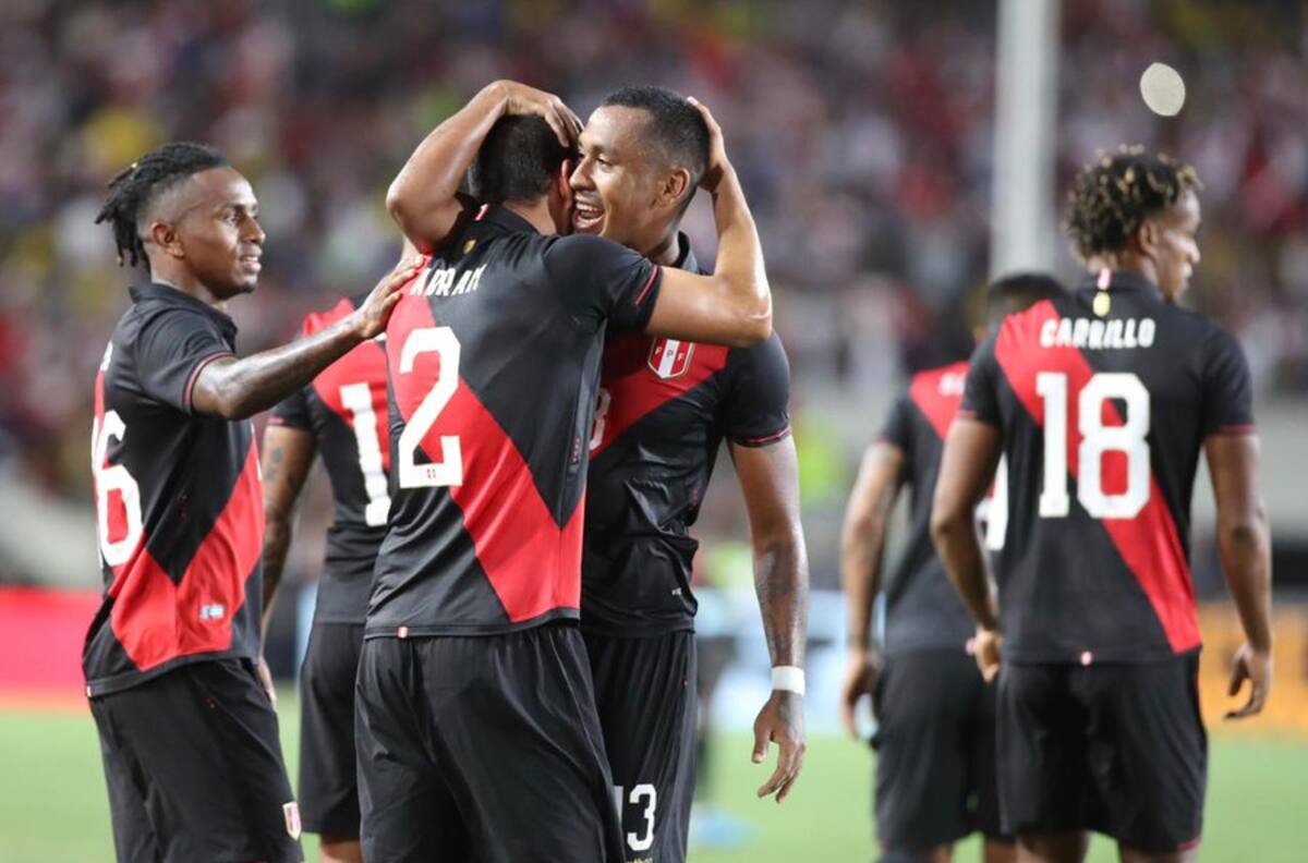 El gol de Luis Abram que le dio el agónico triunfo a Perú sobre Brasil