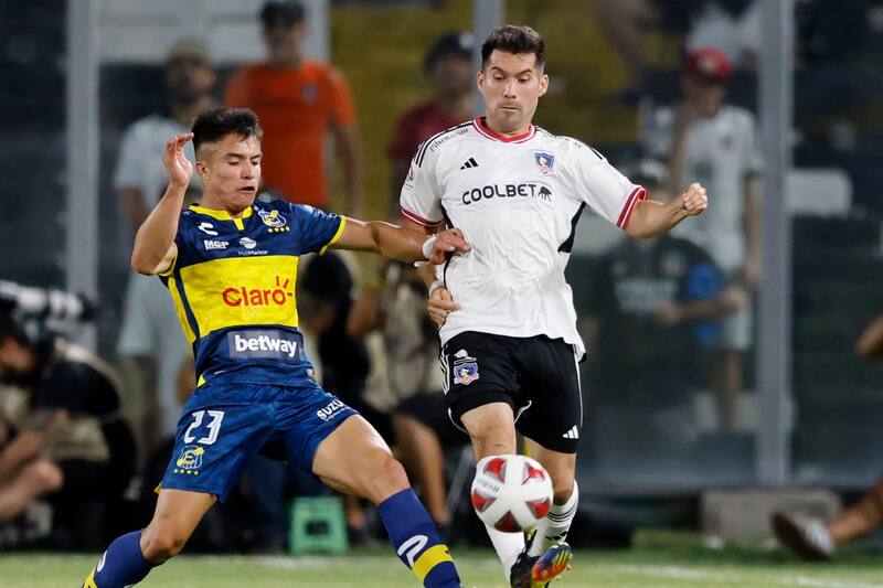 César Fuentes le aporta polifuncionalidad a Gustavo Quinteros (FOTO: Aton)