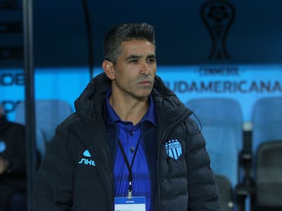 Nueva banca disponible en el fútbol chileno: Magallanes anunció la salida de Braulio Leal