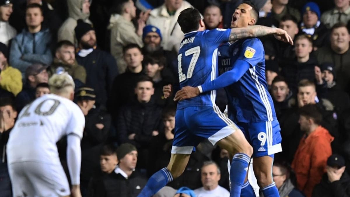 Iban goleando y los empataron: Leeds perdió la punta del Championship ante el Cardiff