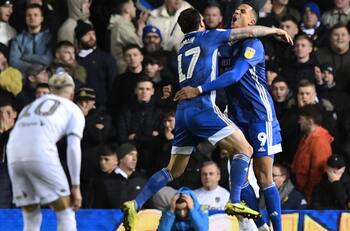 Iban goleando y los empataron: Leeds perdió la punta del Championship ante el Cardiff