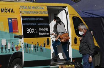 Balance Minsal: Revisa cuántos casos nuevos de Covid-19 y fallecimientos se registraron este domingo