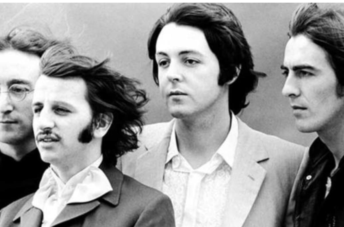 Ringo Starr y Paul McCartney rinden homenaje con fotografías a John Lennon