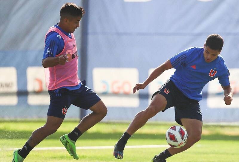 La sorpresiva aparición en los entrenamientos de la U. Foto: @udechile