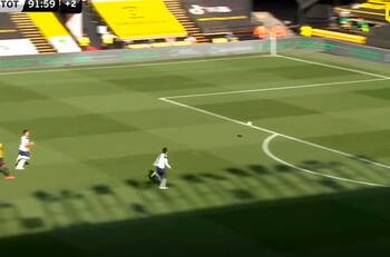 Mourinho mandó a su arquero a cabecear y Son salvó un gol en la línea