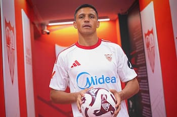 “El Niño Maravilla está de vuelta”: Alexis Sánchez acapara las portadas en España