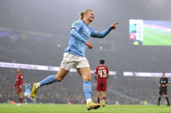 VIDEO | Es de otro planeta: el gol de Erling Haaland al Liverpool en la Carabao Cup de Inglaterra