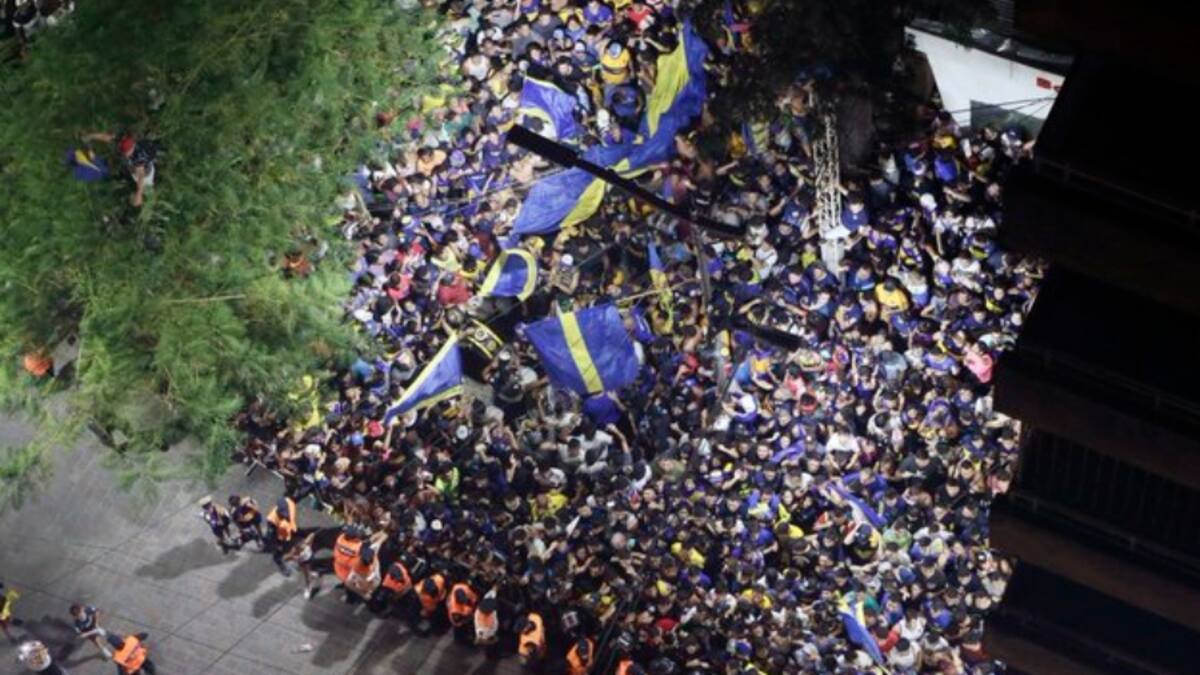La multitud de hinchas que recibió a Boca en la previa al duelo ante Central Córdoba