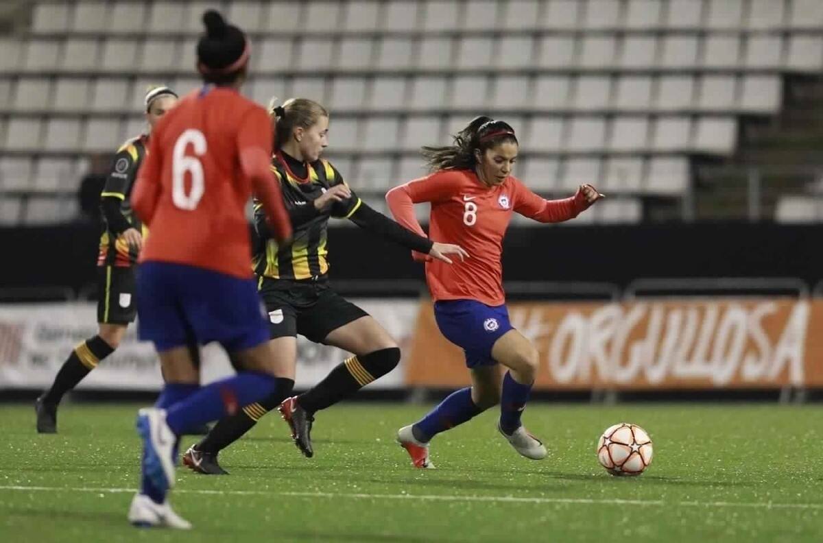 A dos días del duelo en el Nicolás Chahuán: ¿Cómo le ha ido a La Roja Femenina en césped artificial?