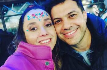 Quién es Natalia Saavedra, la periodista de economía de "Contigo en la Mañana" y esposa de Simón Oliveros