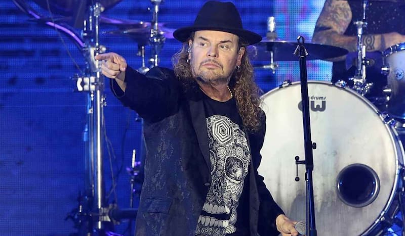 Fher Olvera y su adicción a las cirugías estéticas.