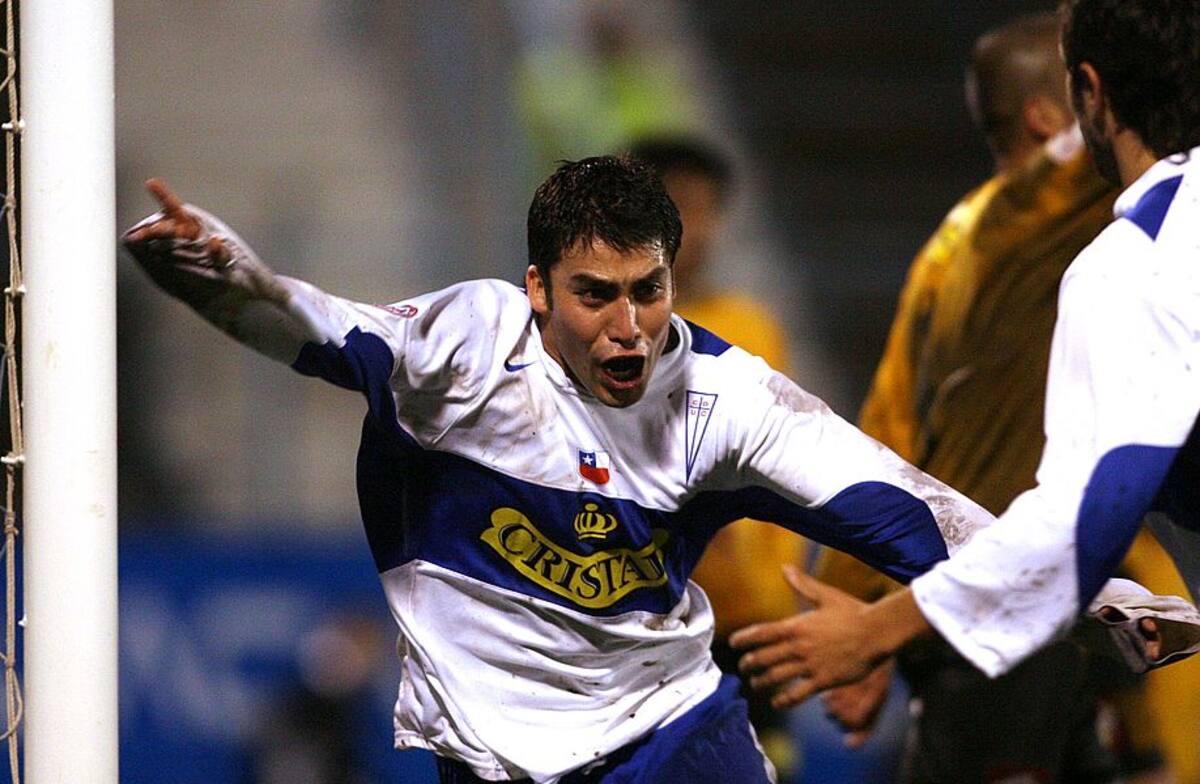 FUTBOL, U.CATOLICA/O'HIGGINS
CAMPEONATO APERTURA 2006
LUIS NUNEZ, CENTRO, CELEBRA SU GOL.
9/06/2006
SANTIAGO, CHILE
ANDRESPINA/PHOTOSPORT