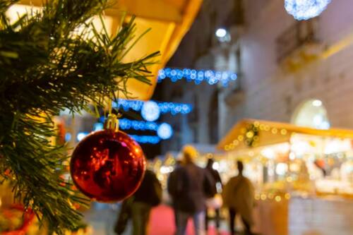 El municipio de esta comuna contará solo con un mercado disponible previo a la jornada de esta festividad.Créditos: Freepik.