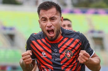 Pudo ser azul y ahora será rival: la historia detrás del intento de la U por fichar a Jean Meneses