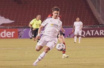 El goleador que Colo Colo rechazó por Nicolás Blandi y ahora brilla en Liga de Quito