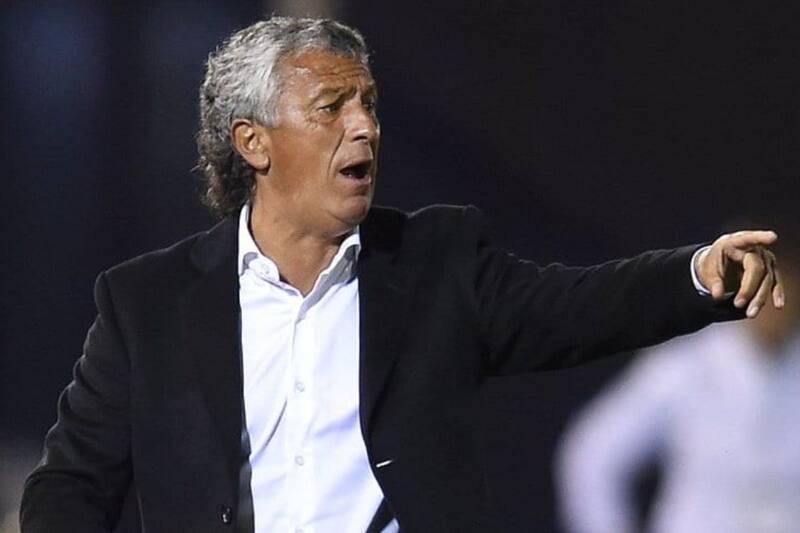 El entrenador argentino le mandó una particular invitación a su colega español.