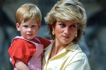 Charles Spencer le rinde tributo a la Princesa Diana a 27 años de su muerte