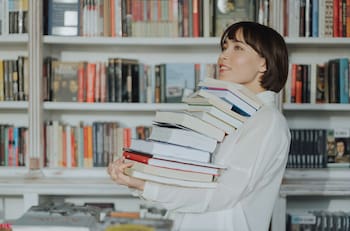 Las 25 carreras universitarias con mayor sobreduración: estudiantes demoran hasta tres años más en titularse