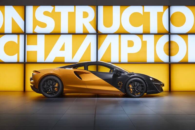 El McLaren MCL38 rinde homenaje al título de constructores en la F1