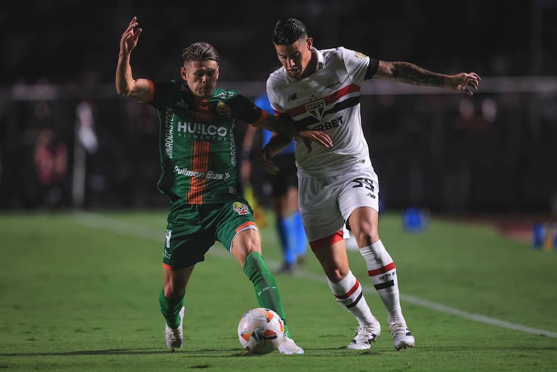 Franco García con la camiseta de Cobresal en Copa Libertadores.