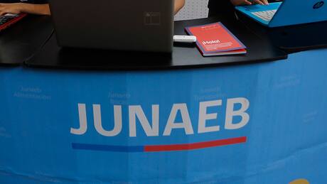 JUNAEB publica ofertas de trabajo con sueldos desde $1.600.000: así puedes postular
