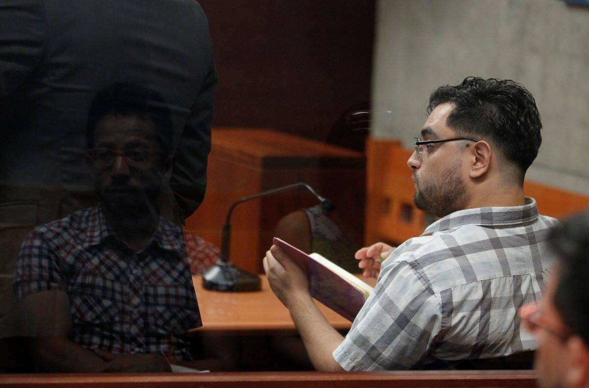 Fiscalía pidió ocho años de cárcel para profesor Roberto Campos acusado de causar daños en el Metro