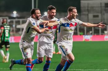 VIDEO | ¿Vengó a Colo Colo? La precisa asistencia de Juan Martín Lucero en victoria de Fortaleza ante América-MG