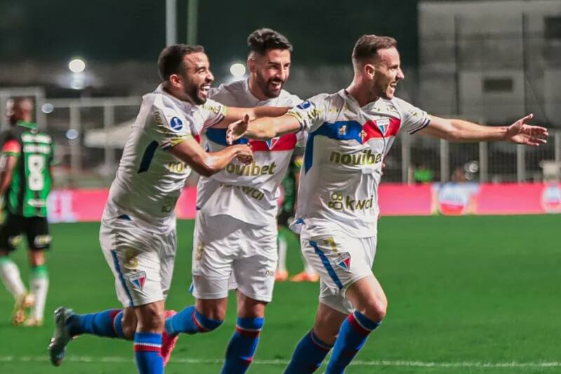 El ex delantero de Colo Colo sigue destacando con Fortaleza. (Foto: @FortalezaEC)