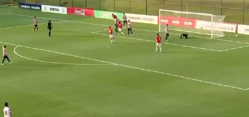 Zidane Yáñez tras marcar su primer gol con la camiseta de La Roja.
