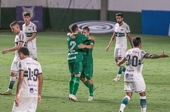 ¡Atento Rueda! El gol de Ignacio Jara en el empate entre Goias y Coritiba